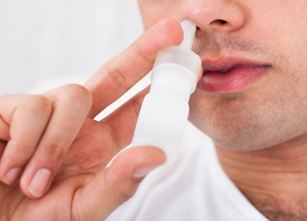 Soro fisiológico no nariz ajuda a prevenir doenças respiratórias